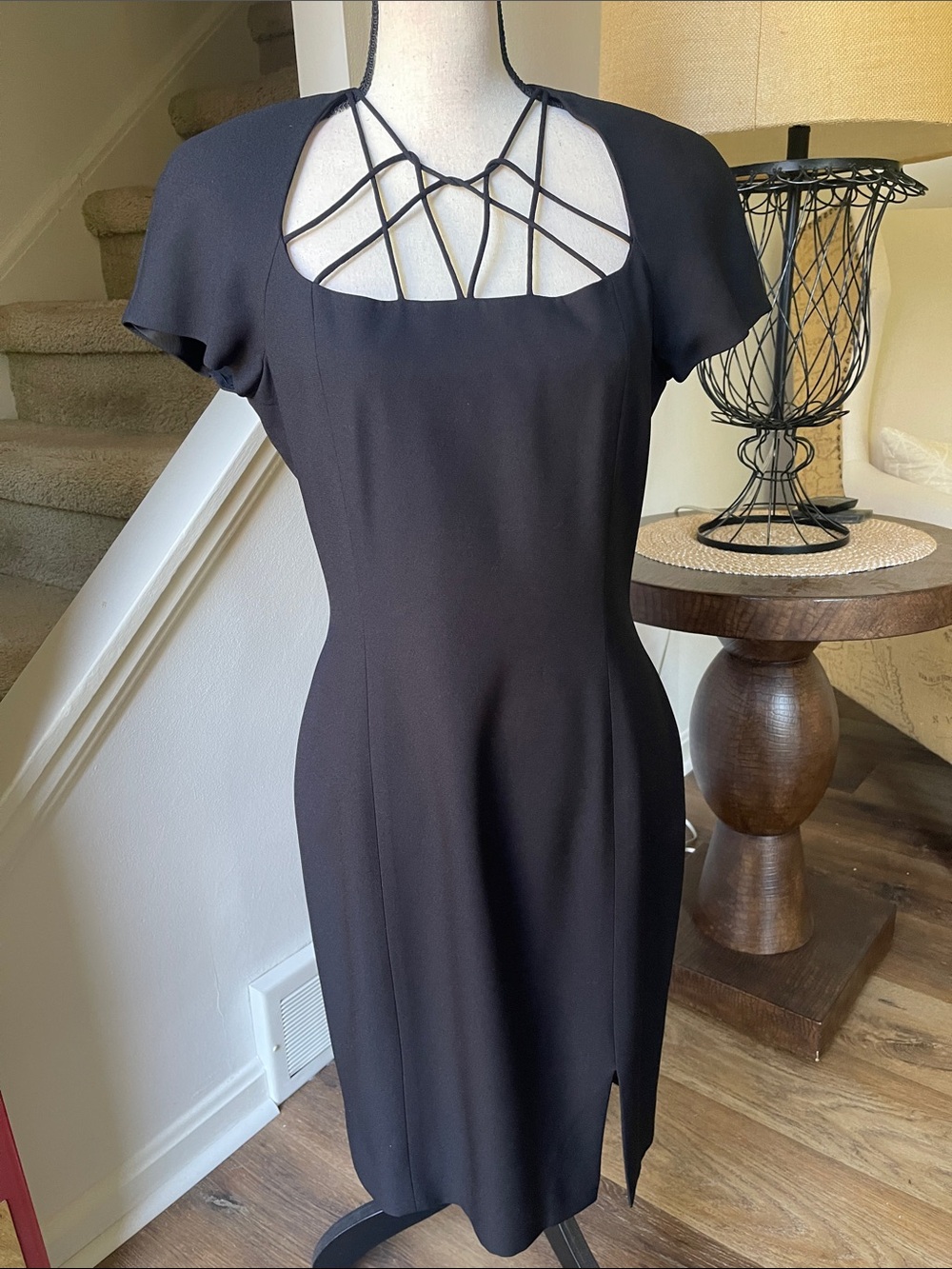 Gillian Shirt Sleeve Abstract Geometric Lattice Neckline Black Event Dress Size8
